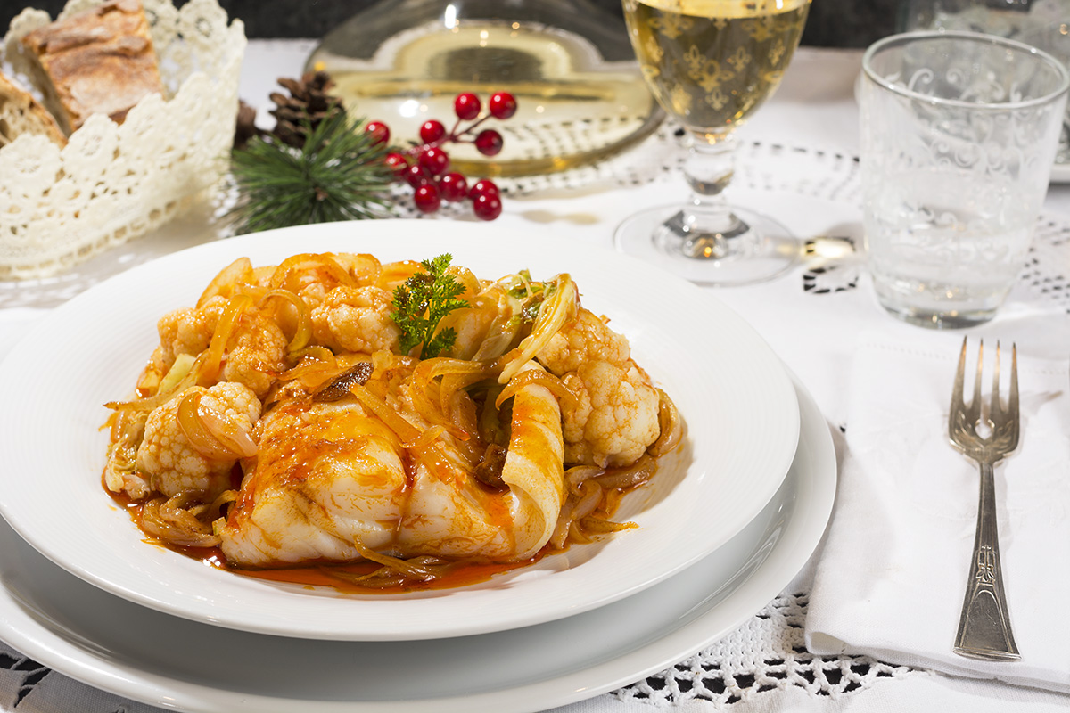 Cocina Un Delicioso Bacalao Con Coliflor Para Esta Nochebuena